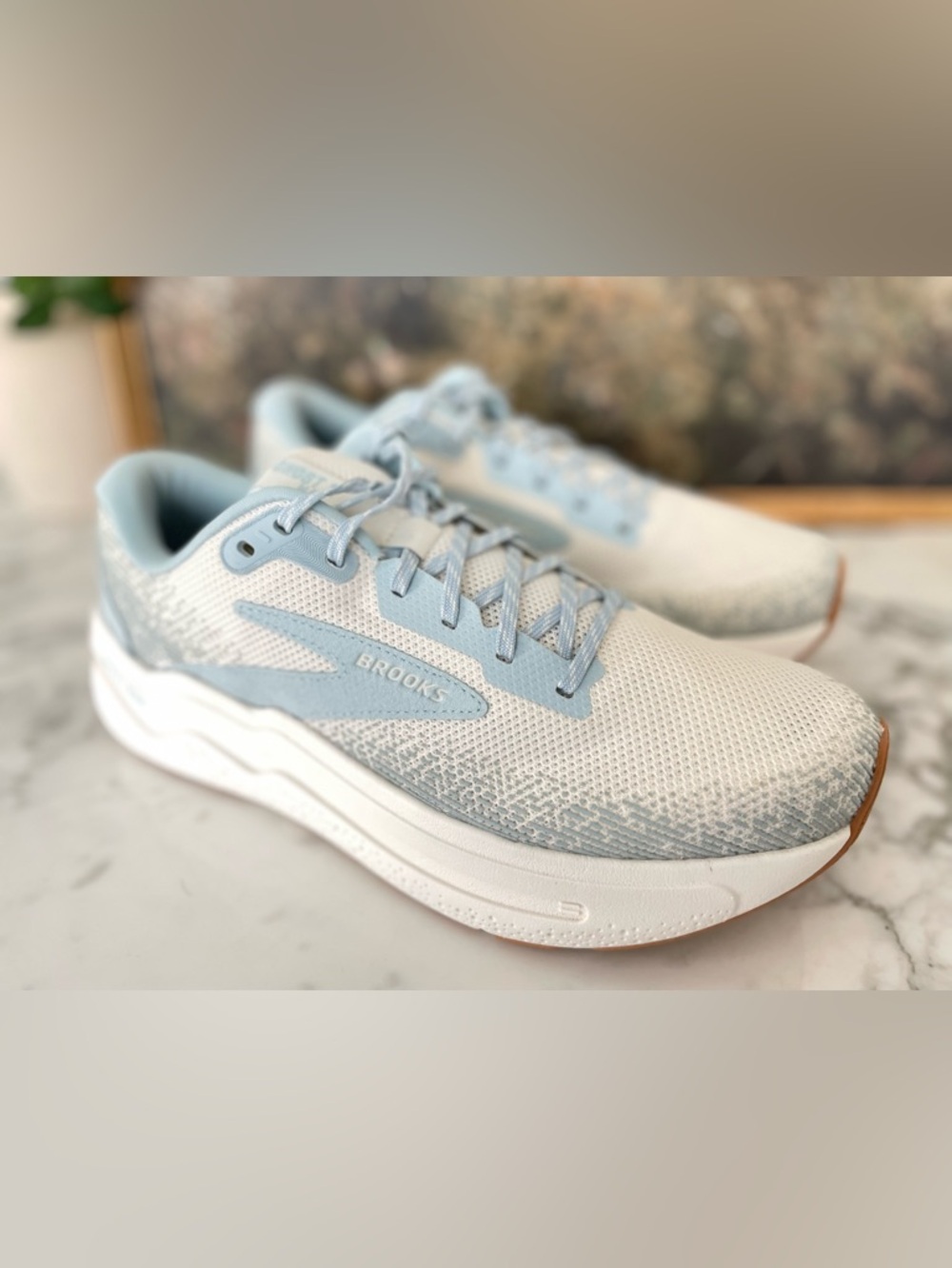 Brooks Ghost Max 2 Running Shoes Blue White Size 11 - Picture 2 of 9
